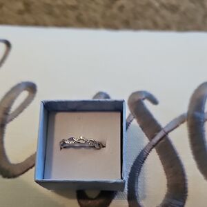 Elegant 925 Sterling Silver Women's Ring size 6 NWT